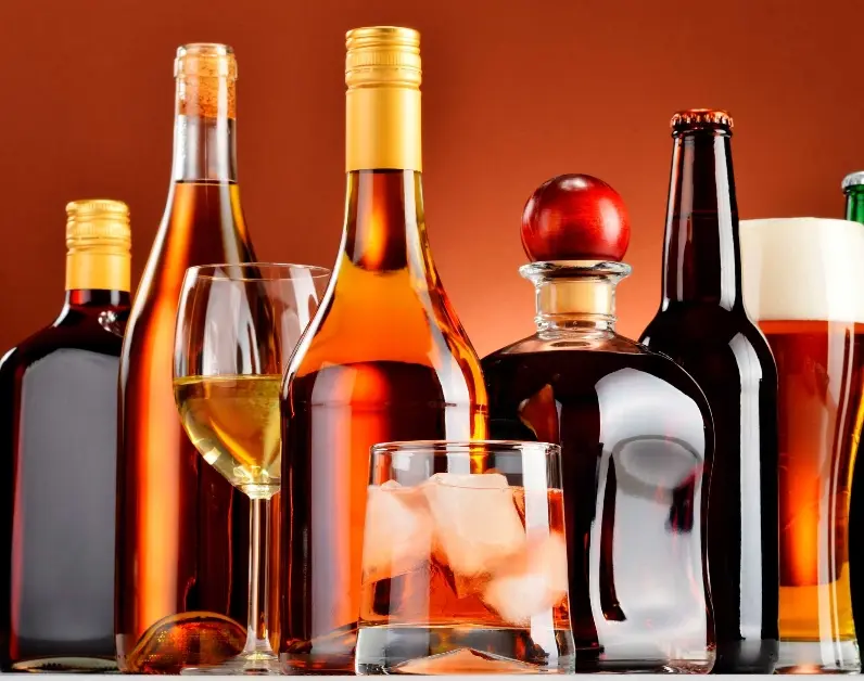 Consumo de alcohol es una  causa de enfermedad hepática.