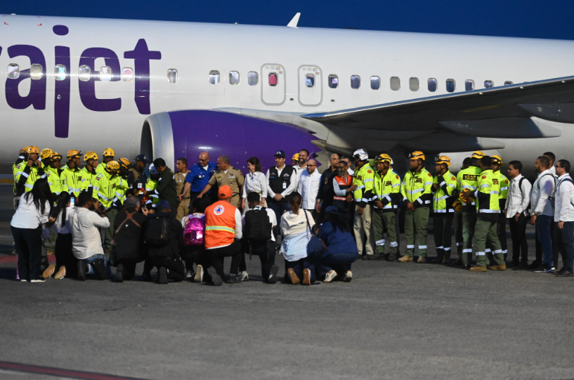 Mirex regresa al país a más de 62 dominicanos desde Venezuela y 19 rescatistas que asistían en la tragedia