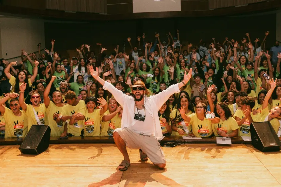 Fundación Bad Bunny fomenta arte, música y deporte entre 270 jóvenes de Puerto Rico