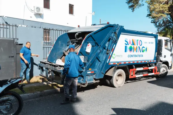 CAMIÓN DE DESECHOS SOLIDOS