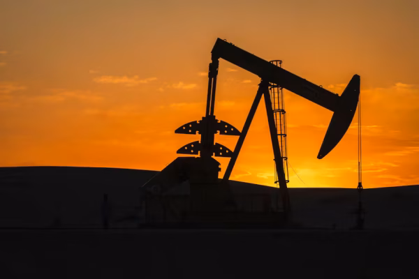 El petróleo de Texas sube 2,3 %, hasta 85,57 dólares el barril, pendiente de Oriente Medio