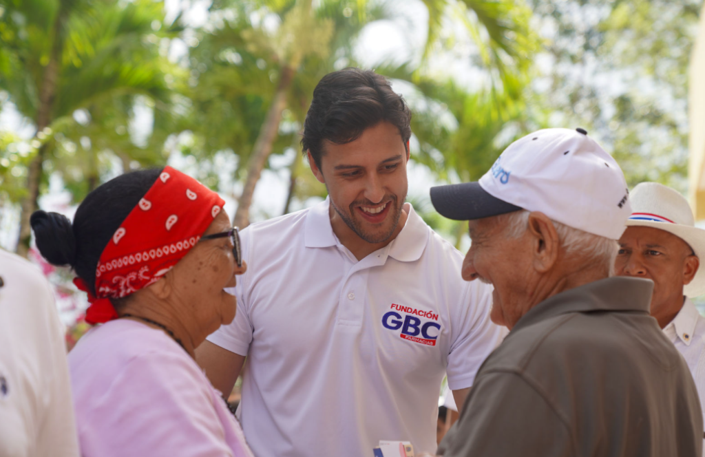 Raymond Rodríguez y Fundación GBC realizan operativo médico gratuito en Cuevas de Cevicos