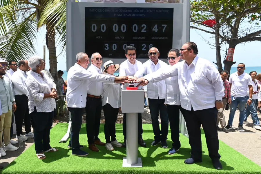David Collado deja iniciadas obras turísticas en Baní