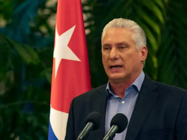 Diaz-Canel-contra-la-cumbre-interior