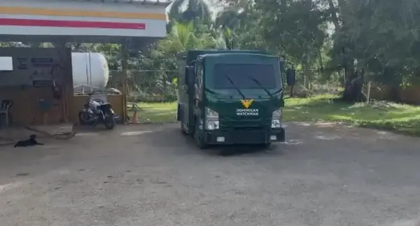 Dominican Washinman