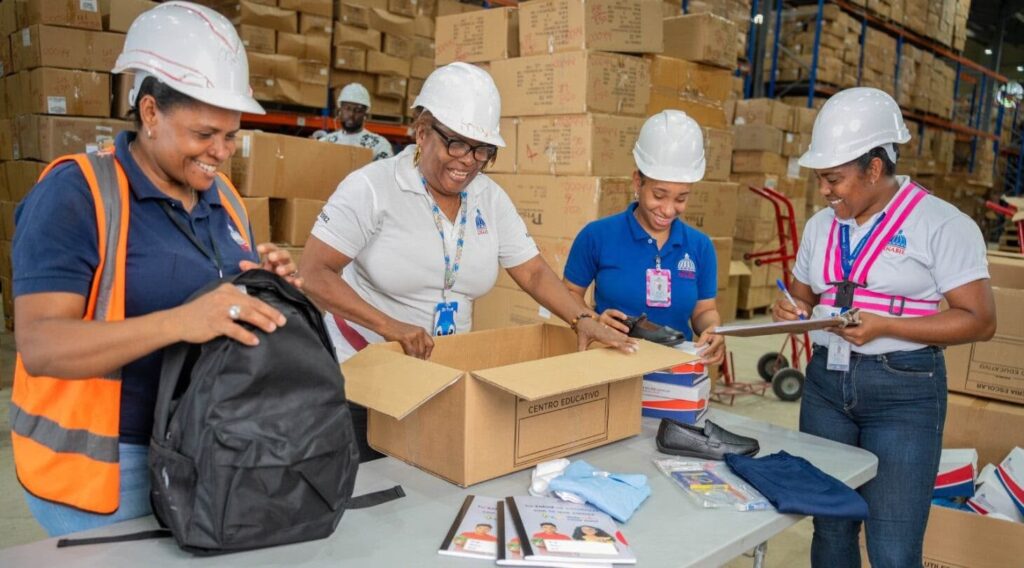 Educación avanza con la entrega de útiles y el acondicionamiento de escuelas
