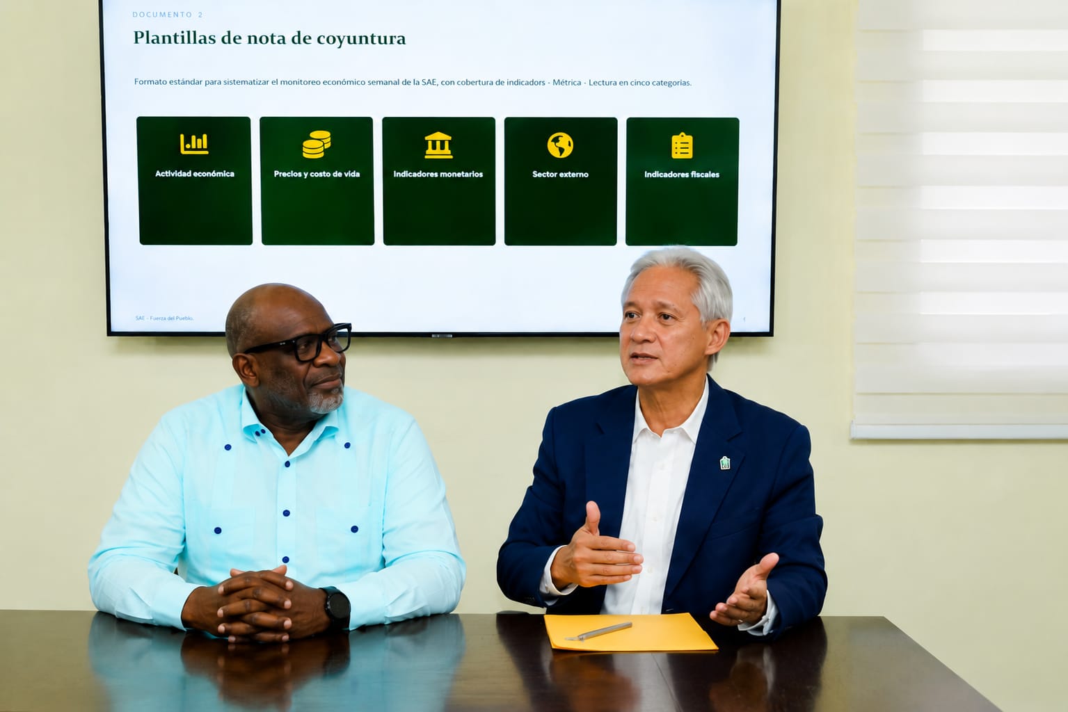 Gobierno reduce gasto social en medio de mayores ingresos