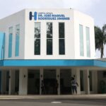 Dos agentes para cientos de personas: el reto de mantener la seguridad en los hospitales públicos