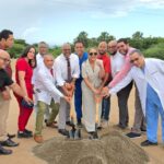 CMD da primer picazo para construcción casa club Santiago