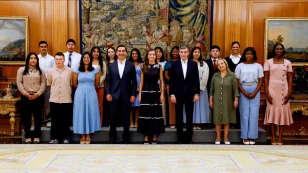 La reina Letizia recibió en audiencia a los estudiantes becados por la Fundación Microfinanzas BBVA
