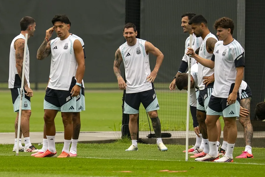 Argentina pudo comenzar entrenamiento y Scaloni evalúa hacer cambios en el once