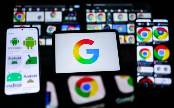 Logos de Google Chrome y Android, en una fotografía de archivo. EFE/EPA/Hannibal Hanschke