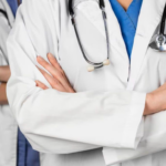 Especialistas afirman que el nuevo Código Penal no criminaliza el ejercicio de la medicina