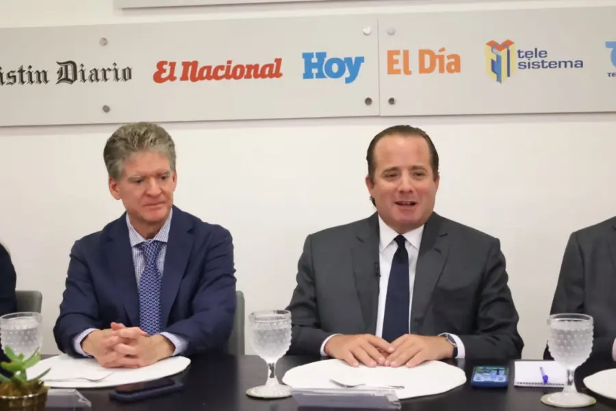 Ministro de la presidencia José Ignacio Paliza, comparte con ejecutivos y periodistas durante Almuerzo Semanal del Grupo Corripio. JPG.