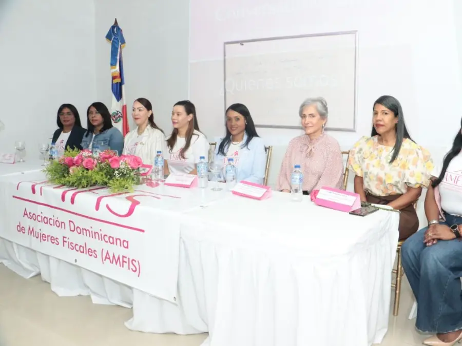 Mujeres fiscales