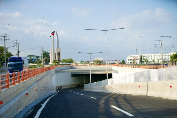 Nuevo túnel de la Plaza de la Bandera. jpg.