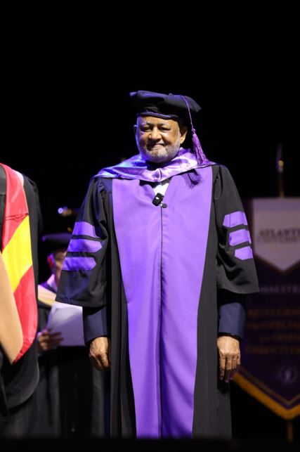 Roberto Fulcar recibe Doctorado Honoris Causa en Innovación por la Atlantic University de Puerto Rico