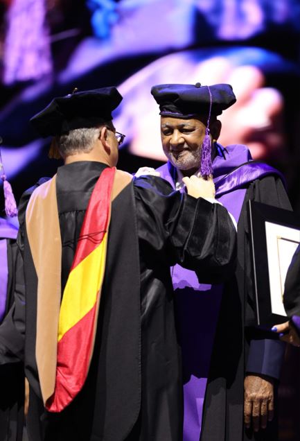 Roberto Fulcar recibe Doctorado Honoris Causa en Innovación por la Atlantic University de Puerto Rico