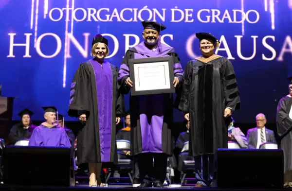 Roberto Fulcar recibe Doctorado Honoris Causa en Innovación por la Atlantic University de Puerto Rico.jpg.