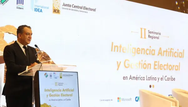 Román Jáquez Liranzo, presidente de la JCE, dijo que seminario sobre IA permitirá evaluar el estado de la gobernanza electoral en la región. José de León.