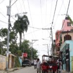 Apagones golpean a residentes del sector Carlos Álvarez en Villa Mella