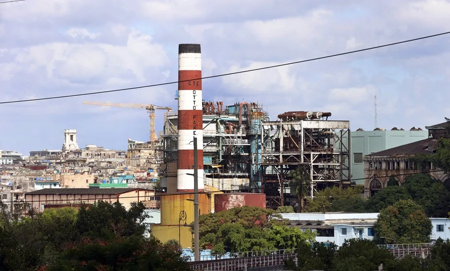 Fotografía de archivo de la Central Termoeléctrica Auto Perelada en La Habana (Cuba). EFE