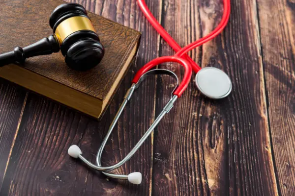 Tribunal-Medico-revela-448-procesos-disciplinarios-faltas-contra-etica-medica-articulos-colegio-medico-colombiano-medicina-medicos-epicrisis-ciencia-medicos