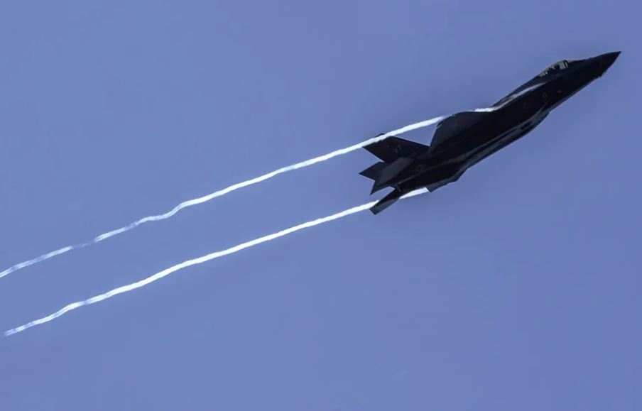 EE.UU. desmiente que Irán destruyera tres de sus aviones y violara el bloqueo naval