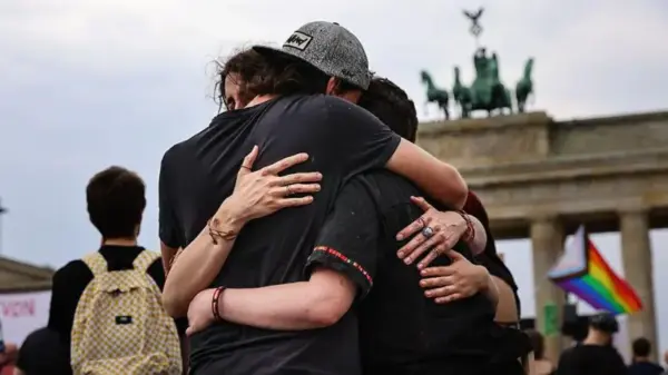 Una multitud de berlineses tomó las calles de la ciudad para rechazar el atentado del sábado