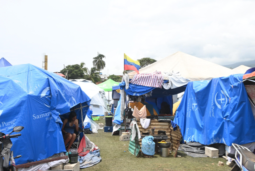 Casas de campaña, el hogar improvisado de miles de familias en La Guaira luego del terremoto