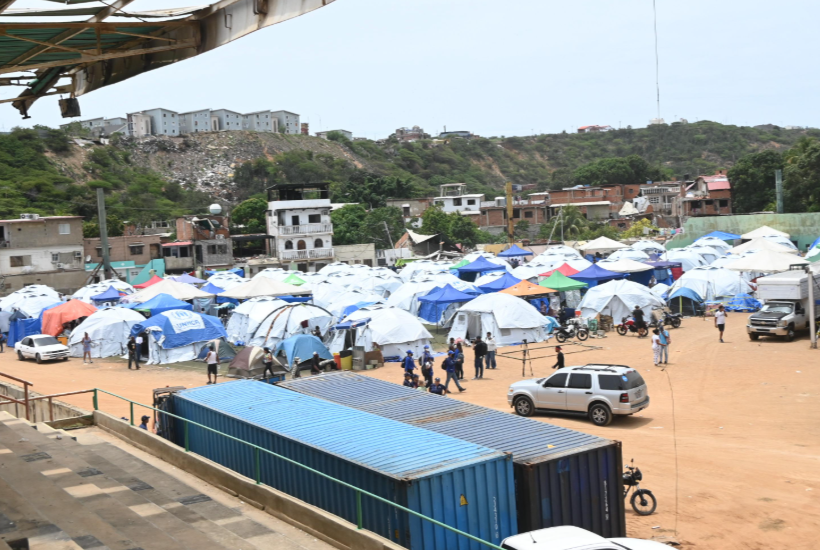 Casas de campaña, el hogar improvisado de miles de familias en La Guaira luego del terremoto