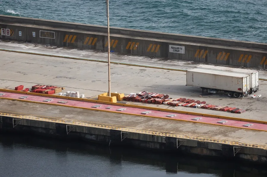 La foto muestra ataúdes en el puerto de La Guaira (Venezuela) el 10 de julio de 2026. EFE