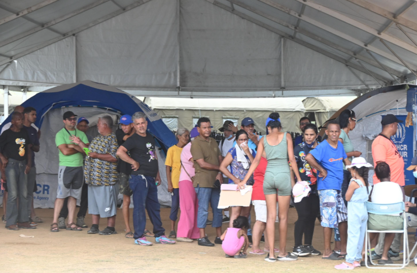 Casas de campaña, el hogar improvisado de miles de familias en La Guaira luego del terremoto