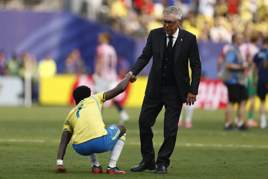Vinícius se siente frustrado y pide perdón por la actuación de Brasil en el Mundial