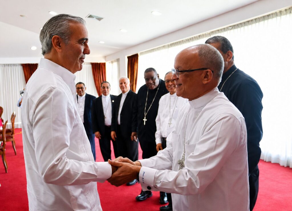 Abinader se reúne con obispos en la 64ª Asamblea Plenaria del Episcopado