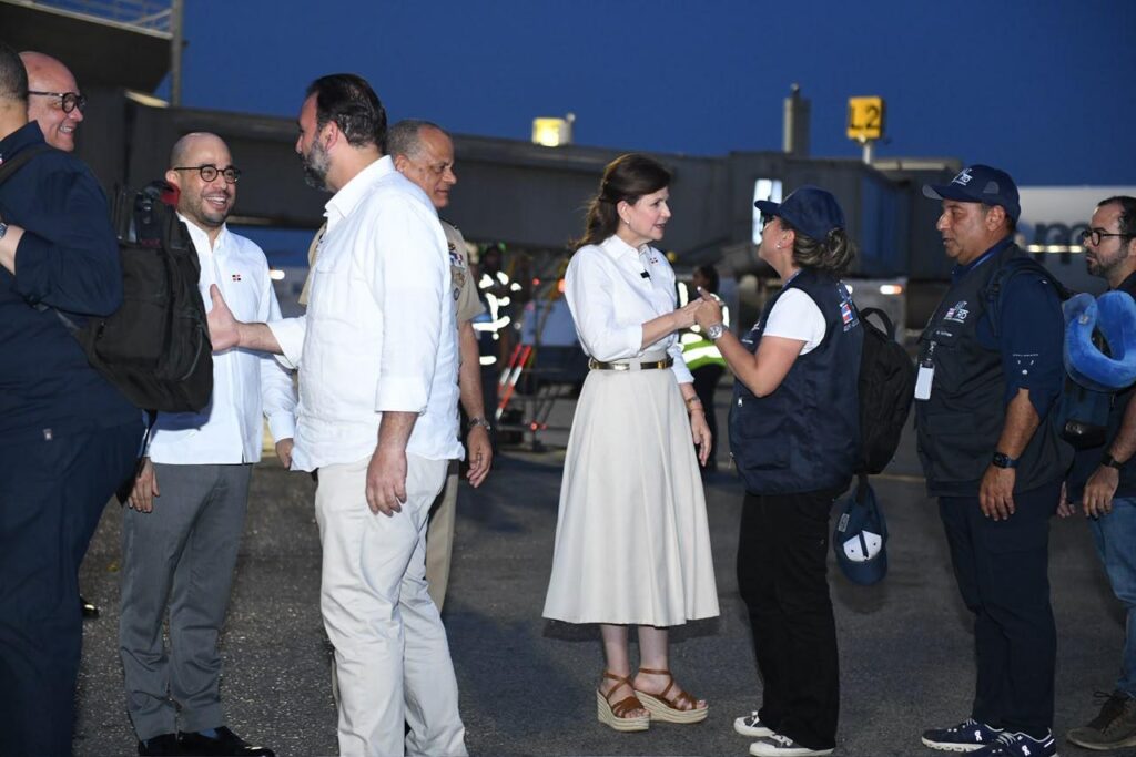 Mirex regresa al país a más de 62 dominicanos desde Venezuela y 19 rescatistas que asistían en la tragedia