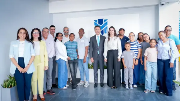 Macrotech y Fundación Aprendiendo a Vivir donan bombas de insulina a niños con diabetes tipo 1
