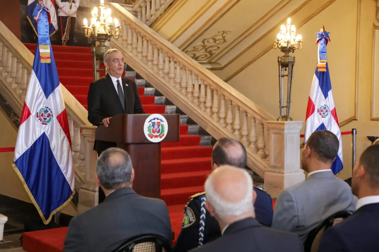 Abinader exhorta a convertir los ideales de Duarte en conducta pública y compromiso ciudadano