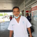 Armando Ordóñez, el técnico de yeso que ha dedicado 39 años al Darío Contreras para sacar adelante a sus tres hijos