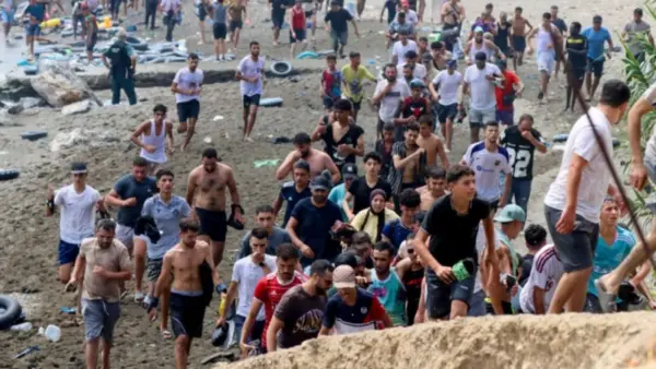 "La situación está fuera de control": España moviliza al ejército ante el cruce de migrantes desde Marruecos a Ceuta