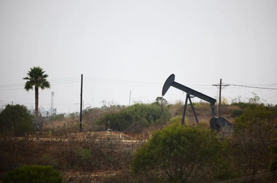 El petróleo de Texas sube un 0,6 % tras nuevos ataques de EEUU e Irán, hasta 73,96 dólares