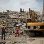 Venezuela intenta retomar la normalidad mientras avanza retirada de escombros en La Guaira