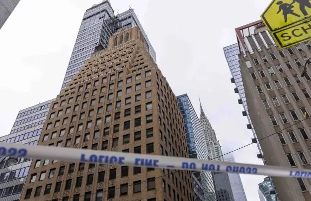 Evacúan edificio en el centro de Manhattan por temor al colapso de su estructura