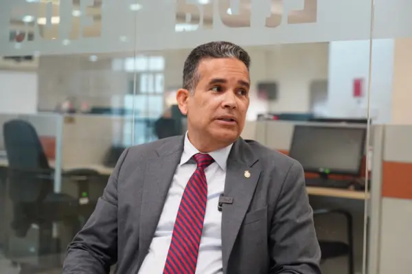 Doctor Eduardo Tavárez Guerrero, especialista en derecho laboral, constitucional y familiar. Victor López.