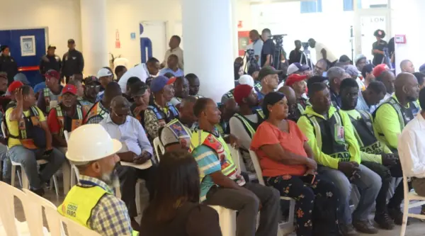 Unos 98,000 motoristas de Santo Domingo Este aún no están registrados; Ayuntamiento acelera plan para ordenar el transporte. José de León.