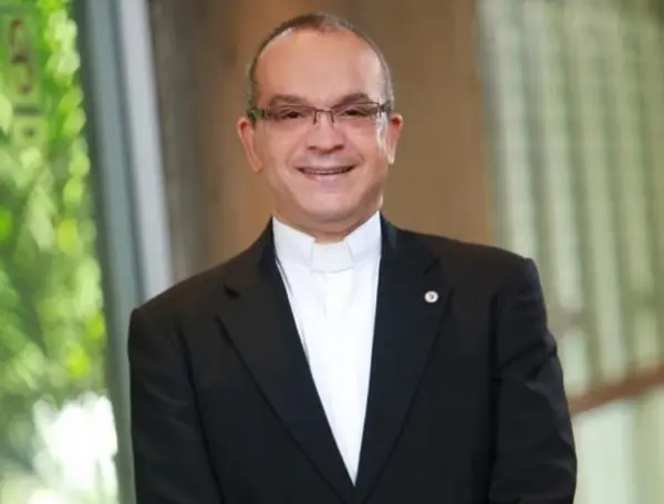 el-papa-designa-al-padre-alfredo-de-la-cruz-obispo-de-la-diocesis-de-san-francisco-de-macoris