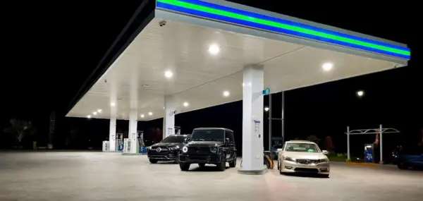 Estación de combustible y food shop Eco Petróleo La Jirafa.jpg.