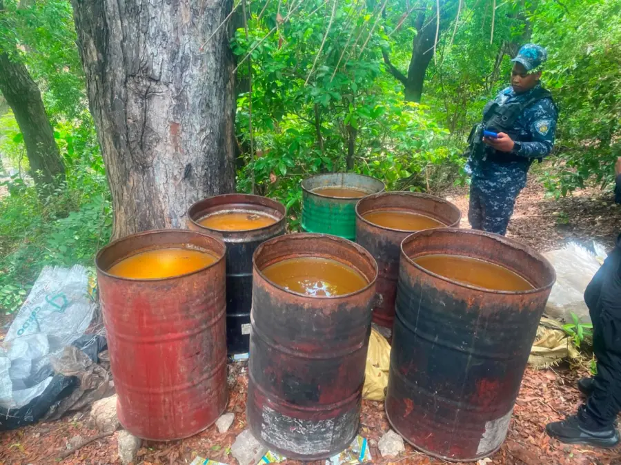 fábrica clandestina alcohol adulterado, en Azua