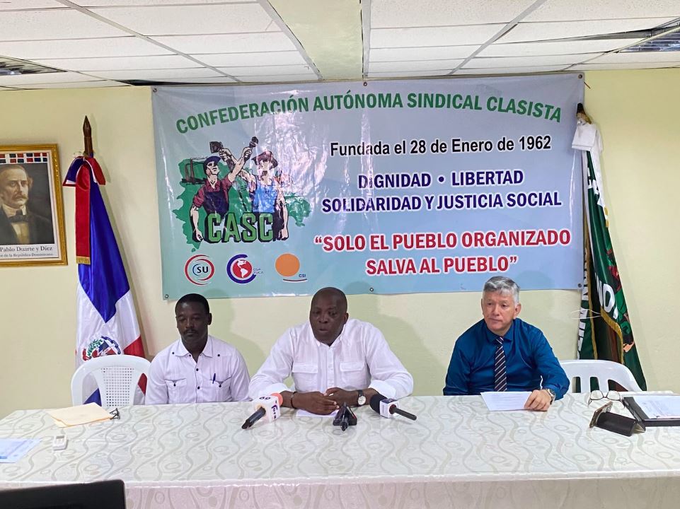 Organizaciones reciben entre 30 y 40 denuncias diarias por presuntos abusos durante operativos migratorios