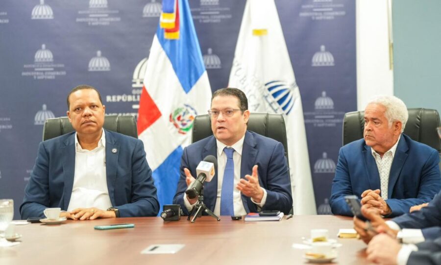 ministro de Industria, Comercio y Mipymes, Yayo Sanz Lovatón
